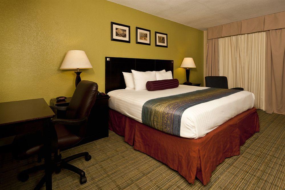 Grand Texan Hotel And Convention Center Midland Eksteriør billede